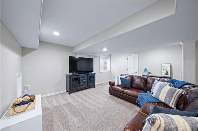 19023 W 168th Street, Olathe, KS 66062