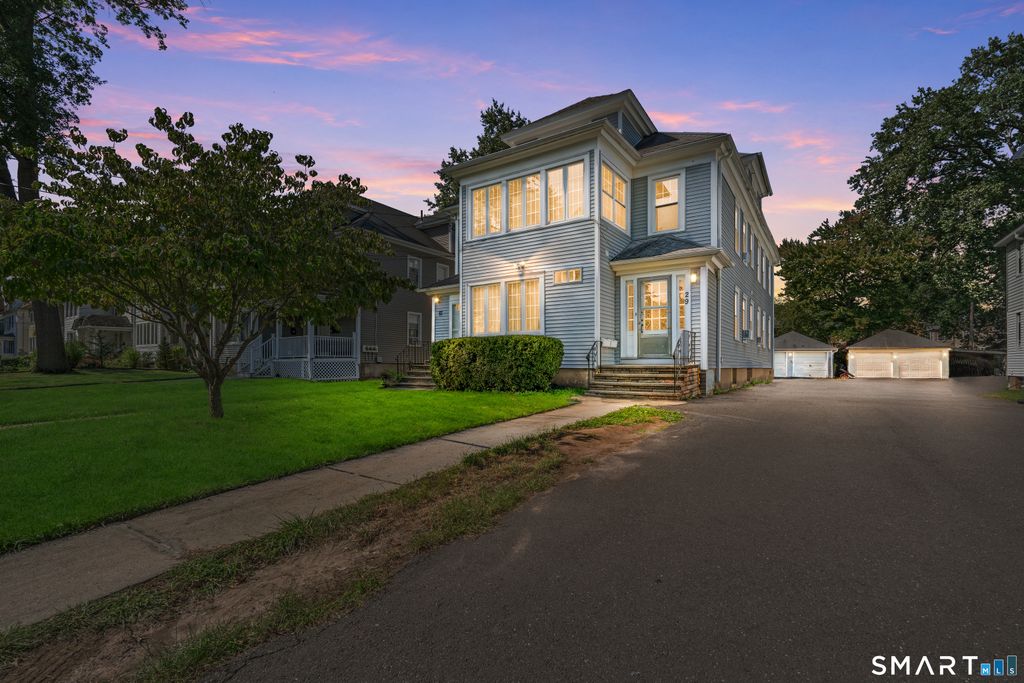 27 Bretton Road, West Hartford, CT 06119