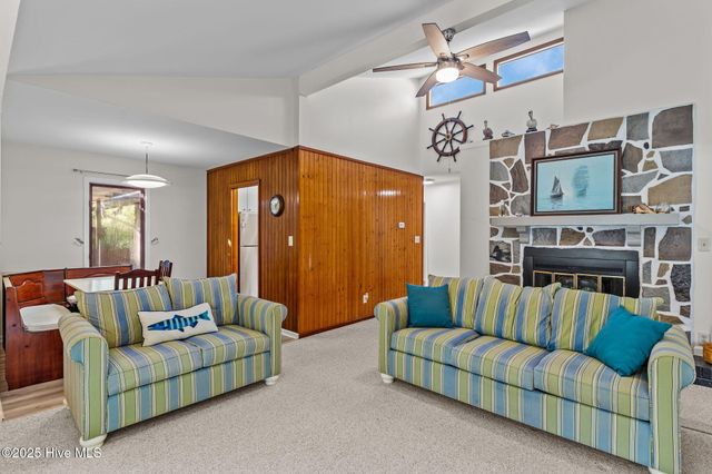 112 SE 78th Street, Oak Island, NC 28465