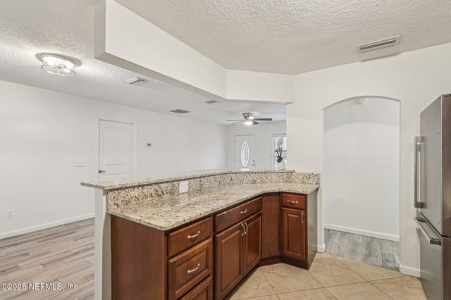 2574 LOFBERG Drive, Jacksonville, FL 32216