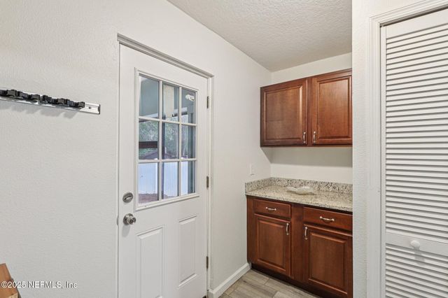 2574 LOFBERG Drive, Jacksonville, FL 32216