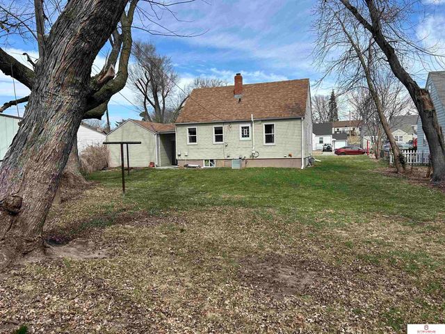 2753 Sharon Drive, Omaha, NE 68112