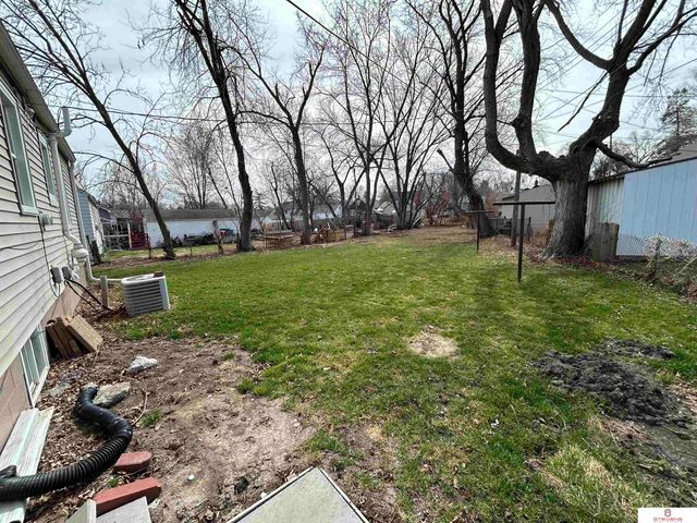 2753 Sharon Drive, Omaha, NE 68112