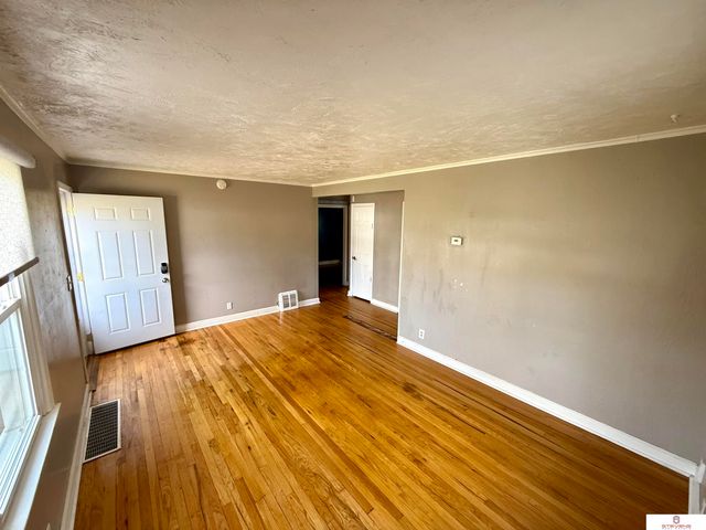 2753 Sharon Drive, Omaha, NE 68112