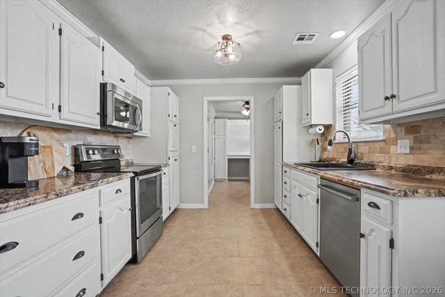 9121 N 145th East Avenue, Owasso, OK 74055