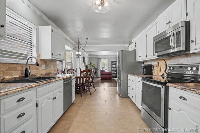 9121 N 145th East Avenue, Owasso, OK 74055