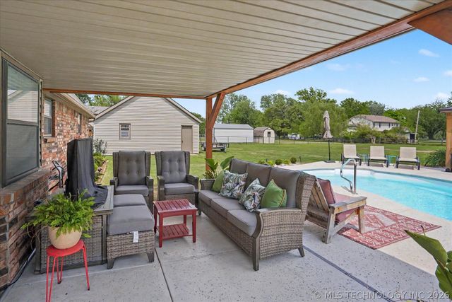 9121 N 145th East Avenue, Owasso, OK 74055