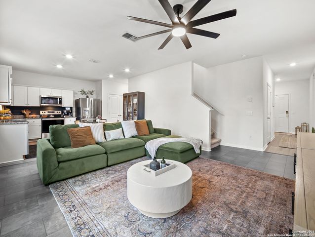 5484 Rue Girard, Converse, TX 78109