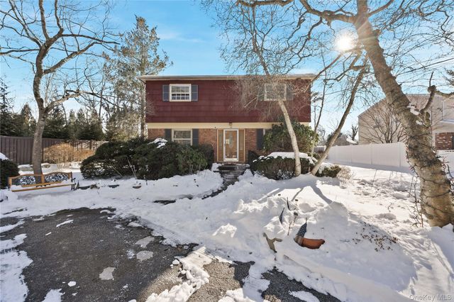 66 Darling Avenue, Smithtown, NY 11787