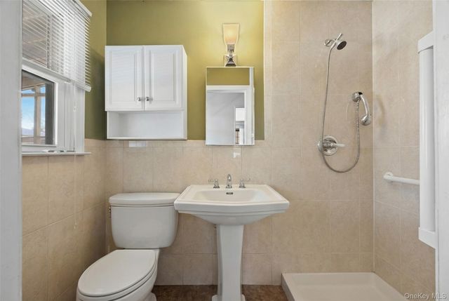 66 Darling Avenue, Smithtown, NY 11787