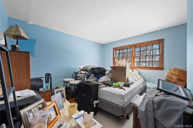 66 Darling Avenue, Smithtown, NY 11787