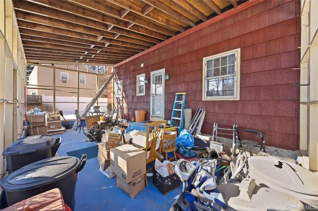 66 Darling Avenue, Smithtown, NY 11787