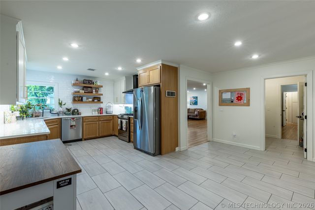 101 W 6th Street, Claremore, OK 74017