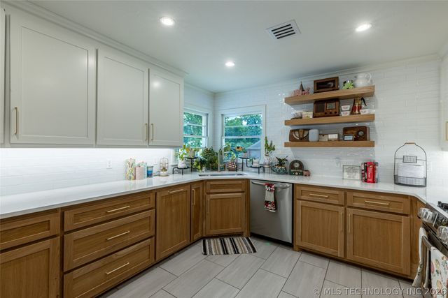 101 W 6th Street, Claremore, OK 74017