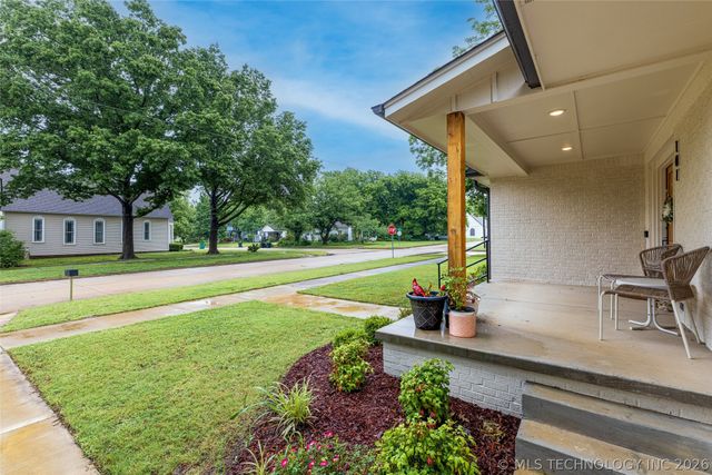 101 W 6th Street, Claremore, OK 74017
