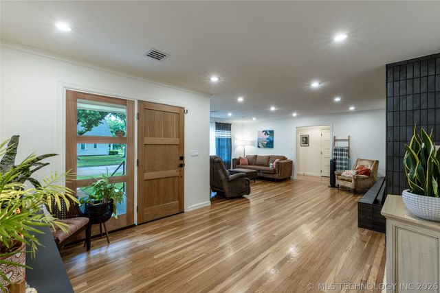 101 W 6th Street, Claremore, OK 74017