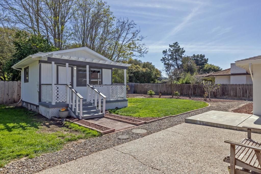 Image 4 of property listing at 20091 Portola Drive, Salinas, CA 93908