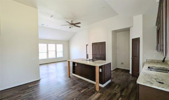 409 Giles Street, Mineola, TX 75773