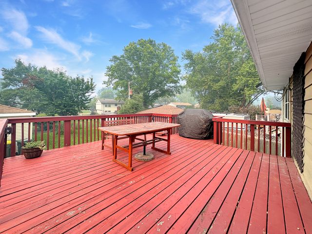 2402 Birch Lane, Rolling Meadows, IL 60008