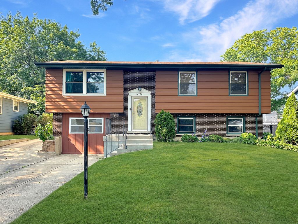 2402 Birch Lane, Rolling Meadows, IL 60008