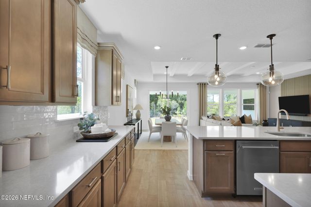 33 SEAPLANE Court, St. Johns, FL 32259