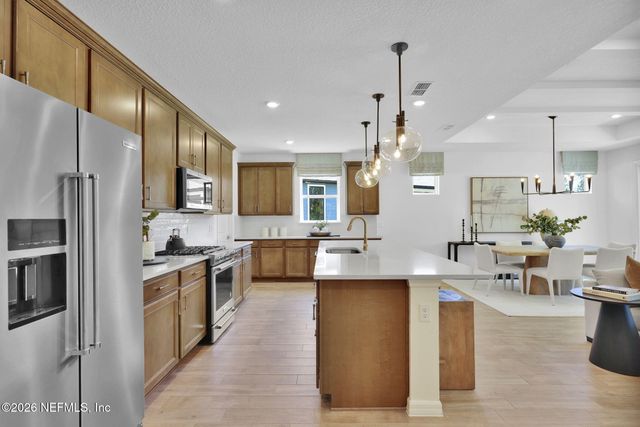 33 SEAPLANE Court, St. Johns, FL 32259