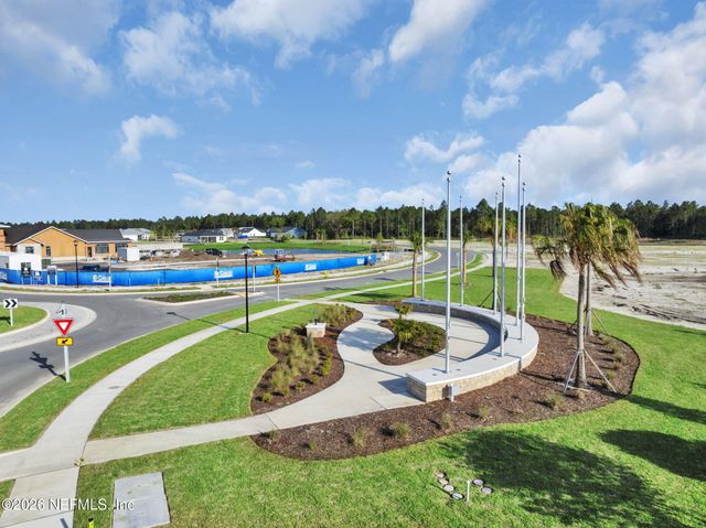 33 SEAPLANE Court, St. Johns, FL 32259