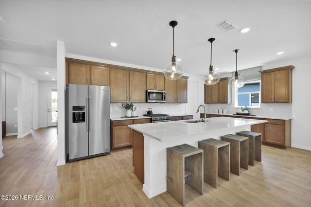 33 SEAPLANE Court, St. Johns, FL 32259