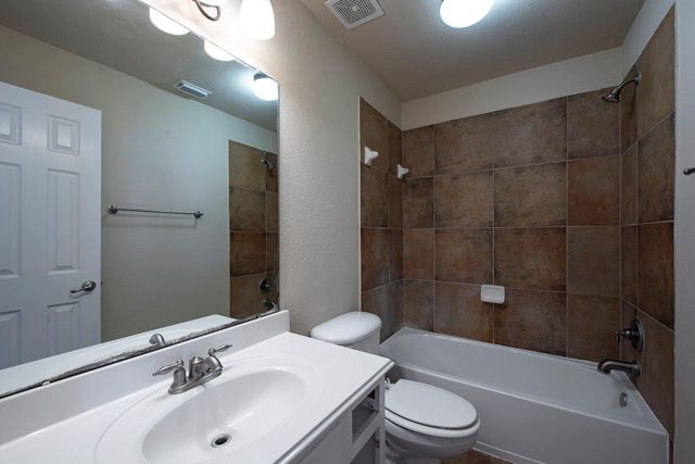 46 N Planchard Circle, The Woodlands, TX 77382