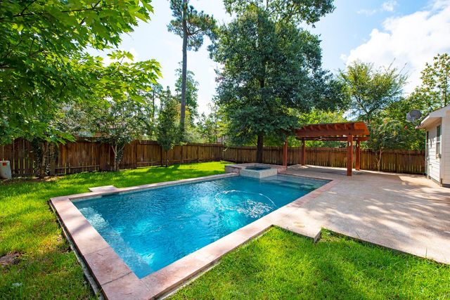 46 N Planchard Circle, The Woodlands, TX 77382