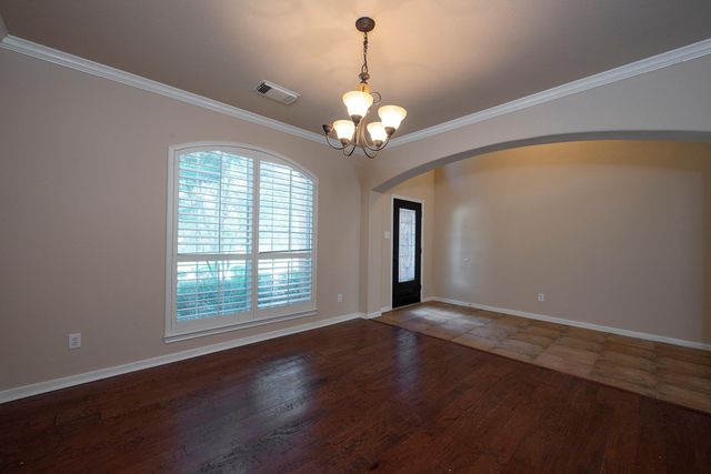 46 N Planchard Circle, The Woodlands, TX 77382