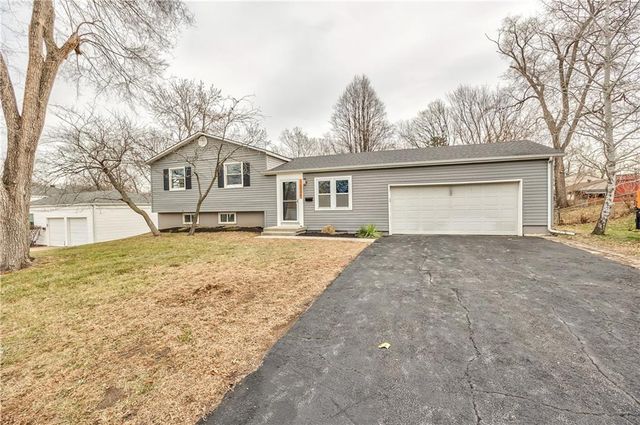 10009 Grandview Drive, Overland Park, KS 66212