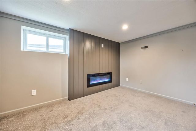 10009 Grandview Drive, Overland Park, KS 66212