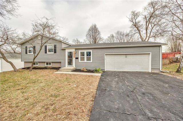 10009 Grandview Drive, Overland Park, KS 66212