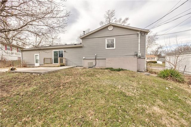 10009 Grandview Drive, Overland Park, KS 66212