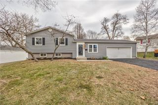 10009 Grandview Drive, Overland Park, KS 66212