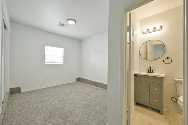 9817 NE 7th Street, Oklahoma City, OK 73130