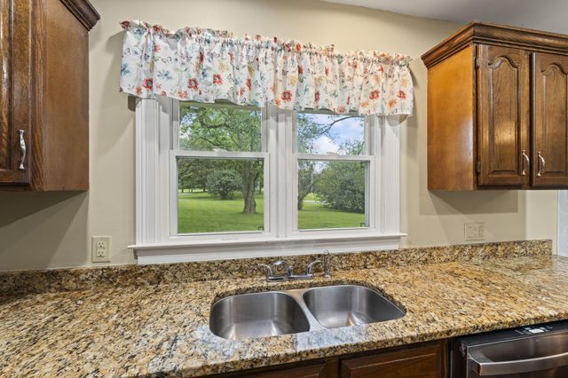 360 N Bird Road, Springfield, OH 45503