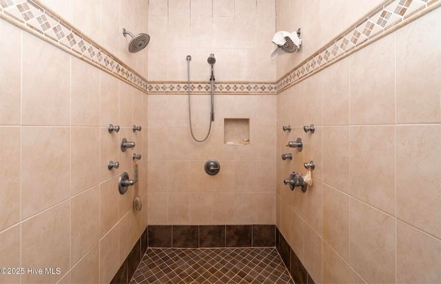 229 Grassy Point, Hertford, NC 27944