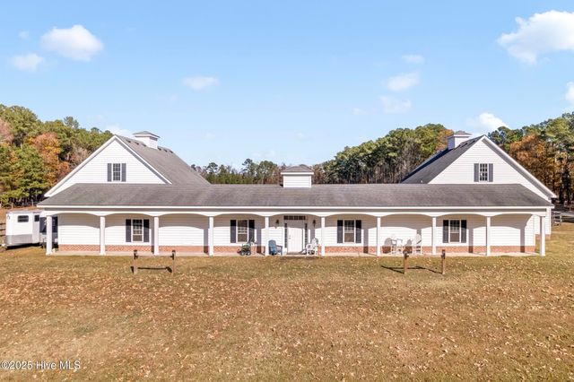 229 Grassy Point, Hertford, NC 27944