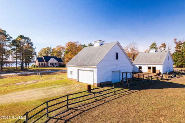 229 Grassy Point, Hertford, NC 27944