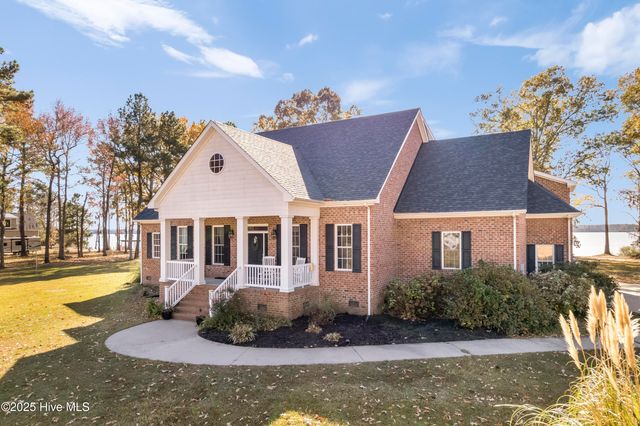 229 Grassy Point, Hertford, NC 27944