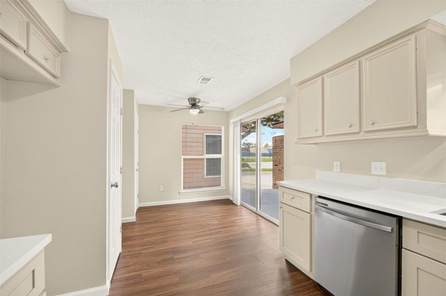 8702 Parkway Forest Drive, Houston, TX 77044
