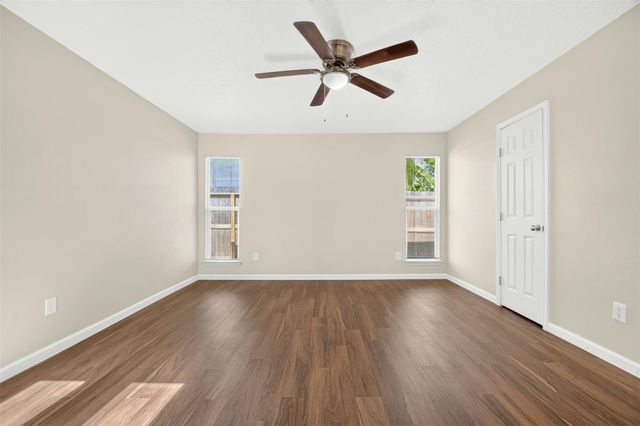 8702 Parkway Forest Drive, Houston, TX 77044