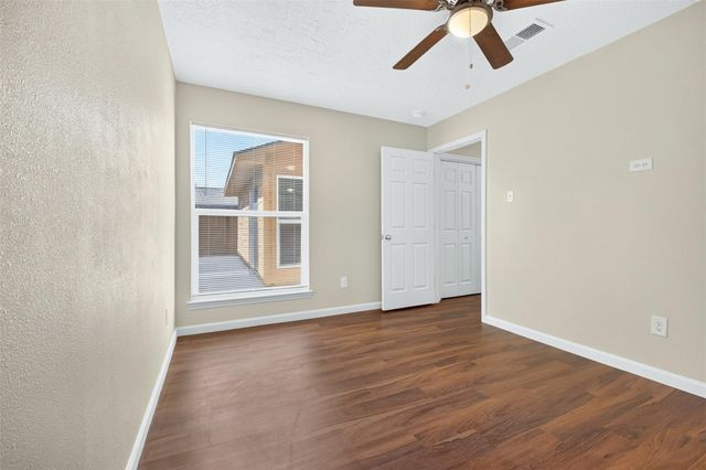 8702 Parkway Forest Drive, Houston, TX 77044