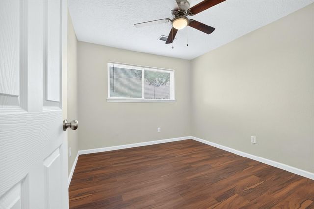 8702 Parkway Forest Drive, Houston, TX 77044