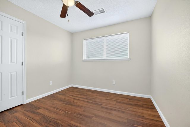 8702 Parkway Forest Drive, Houston, TX 77044