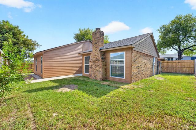 8702 Parkway Forest Drive, Houston, TX 77044