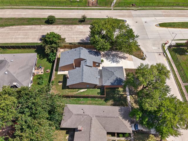 8702 Parkway Forest Drive, Houston, TX 77044