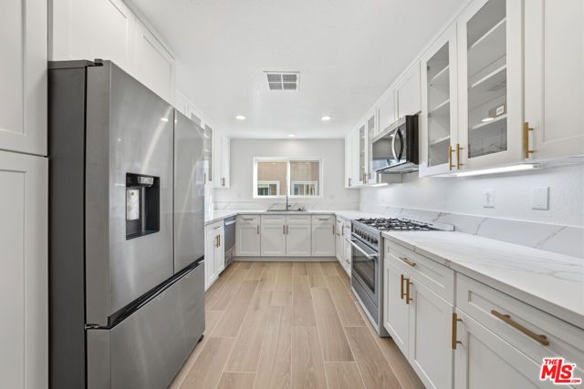 25715 Wagner Way B, Stevenson Ranch, CA 91381